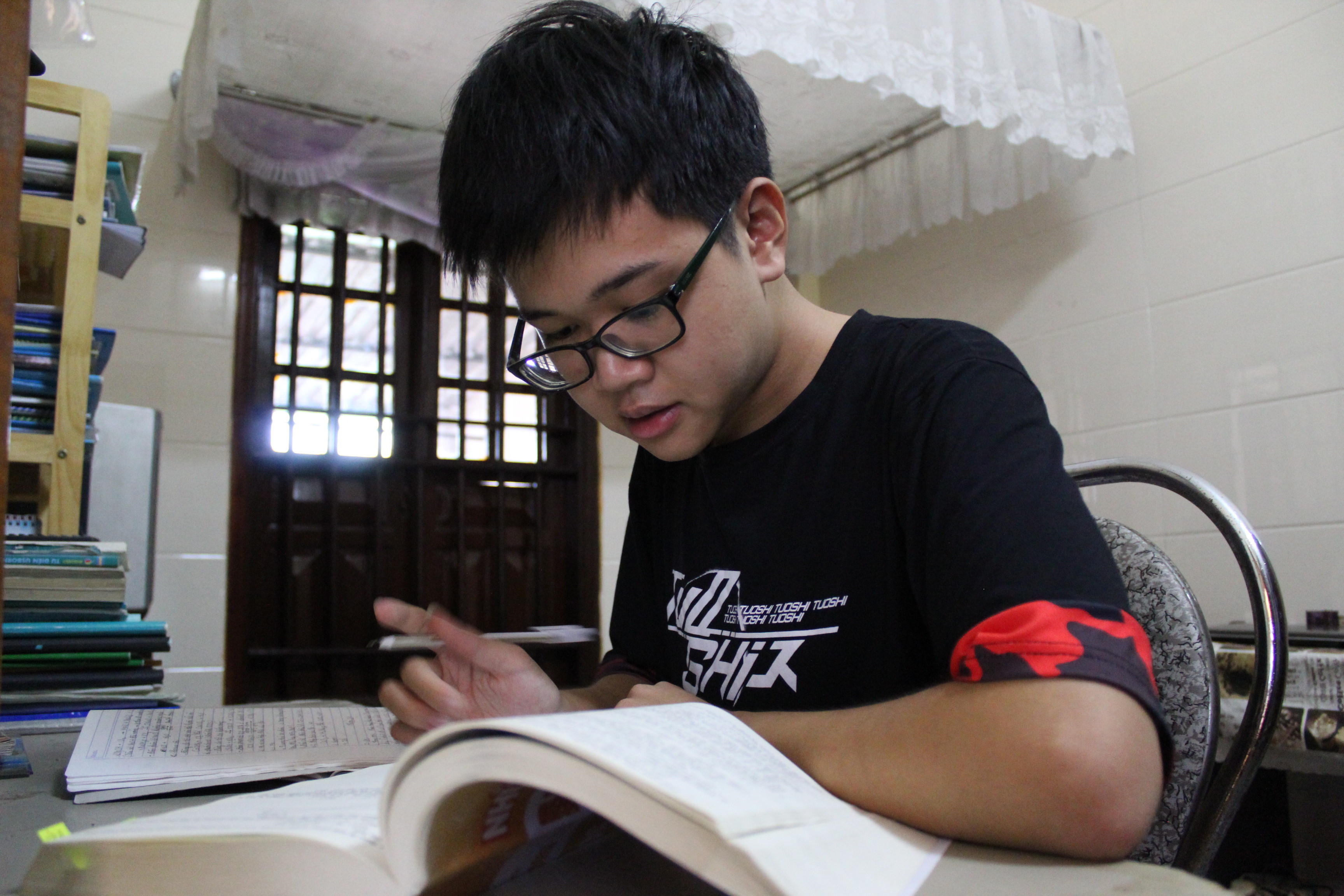 Nguyễn Trung Kiên là một em học sinh giỏi toàn diện trong nhiều năm liền.