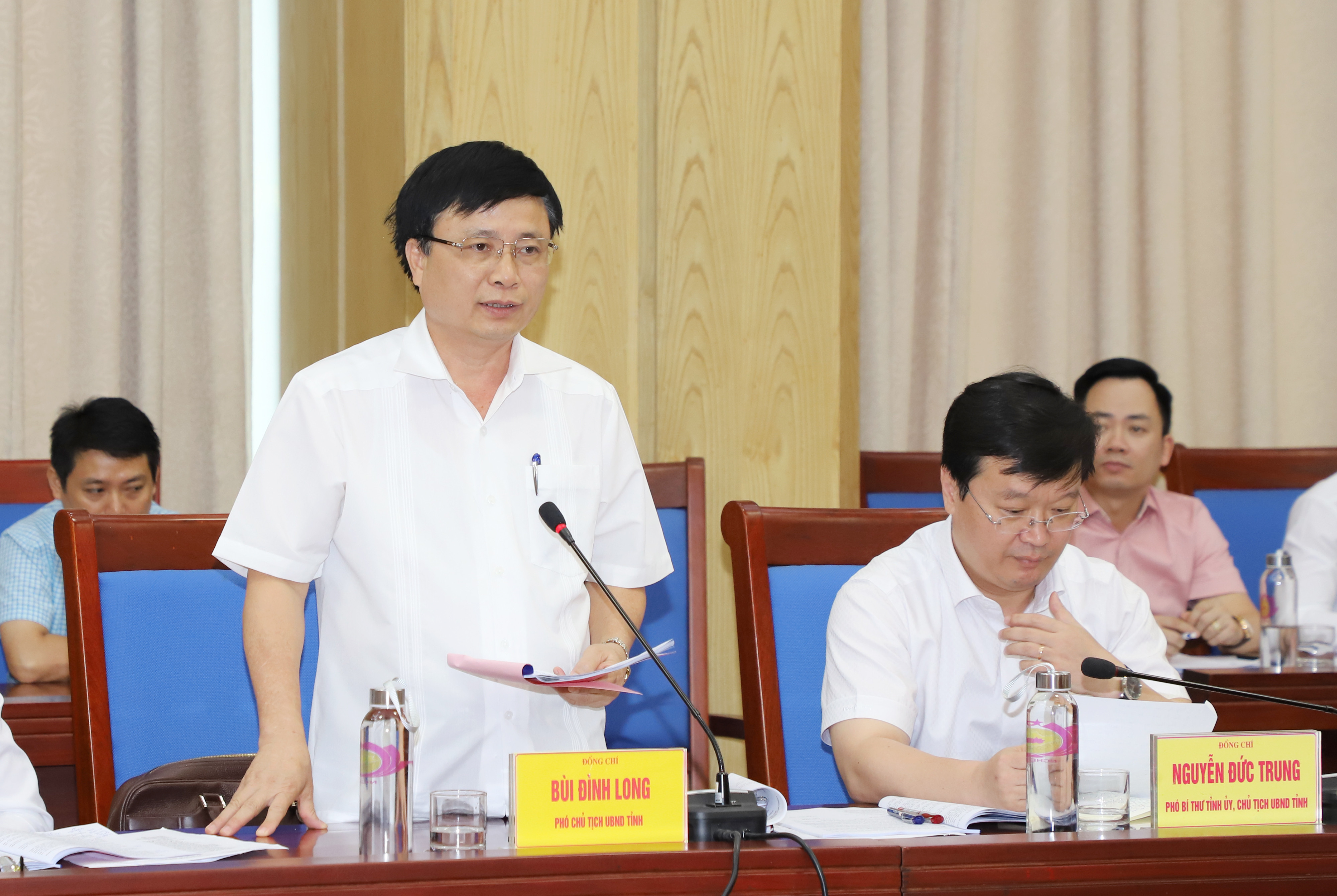 Đồng chí Bùi Đình Long - Phó Chủ tịch UBND tỉnh phát biểu tại buổi làm việc. Ảnh: Phạm Bằng