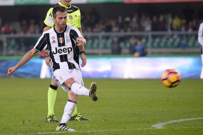 Pjanic là trụ cột của Juventus trong nhiều mùa giải qua. Ảnh: Getty.