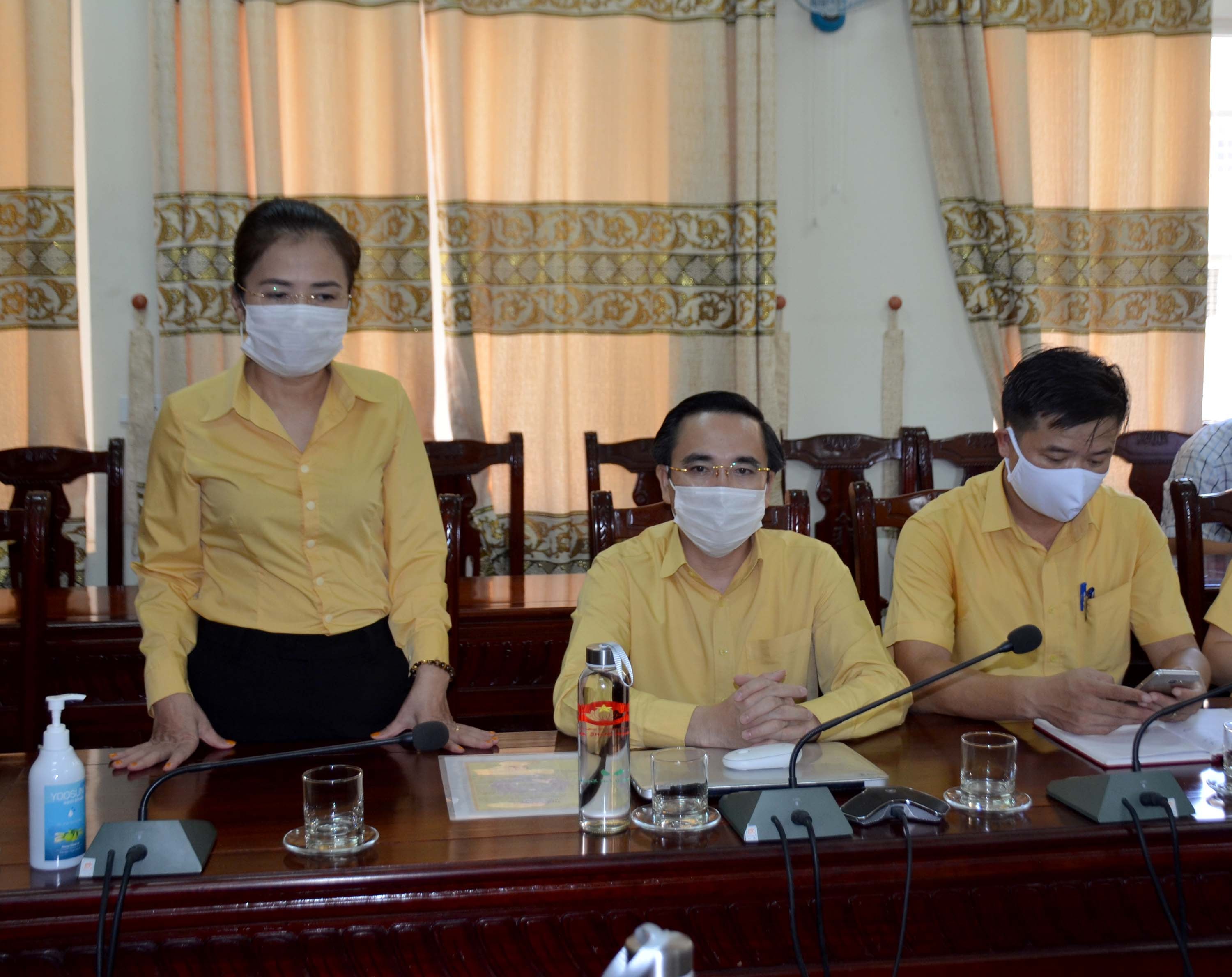 Ủy ban MTTQ tỉnh tiếp nhận quà ủng hộ 