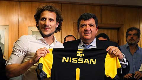 Trong những năm cuối sự nghiệp của mình, Forlan trở lại Penarol và giúp đội bóng vô địch giải quốc gia Uruguay mùa 2015/16.