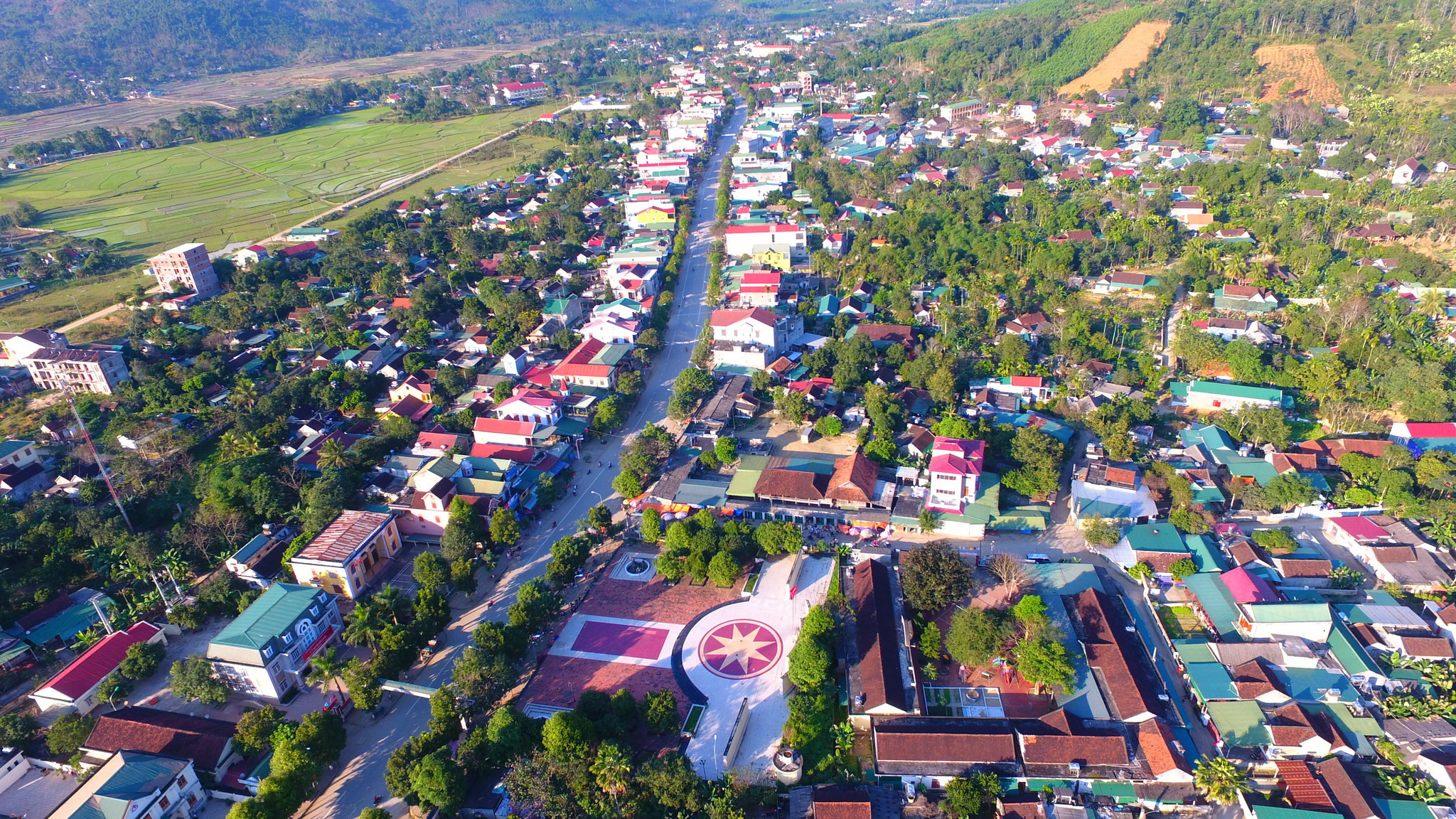 Quang cảnh thị trấn Kim Sơn (Quế Phong). Ảnh: Sách Nguyễn