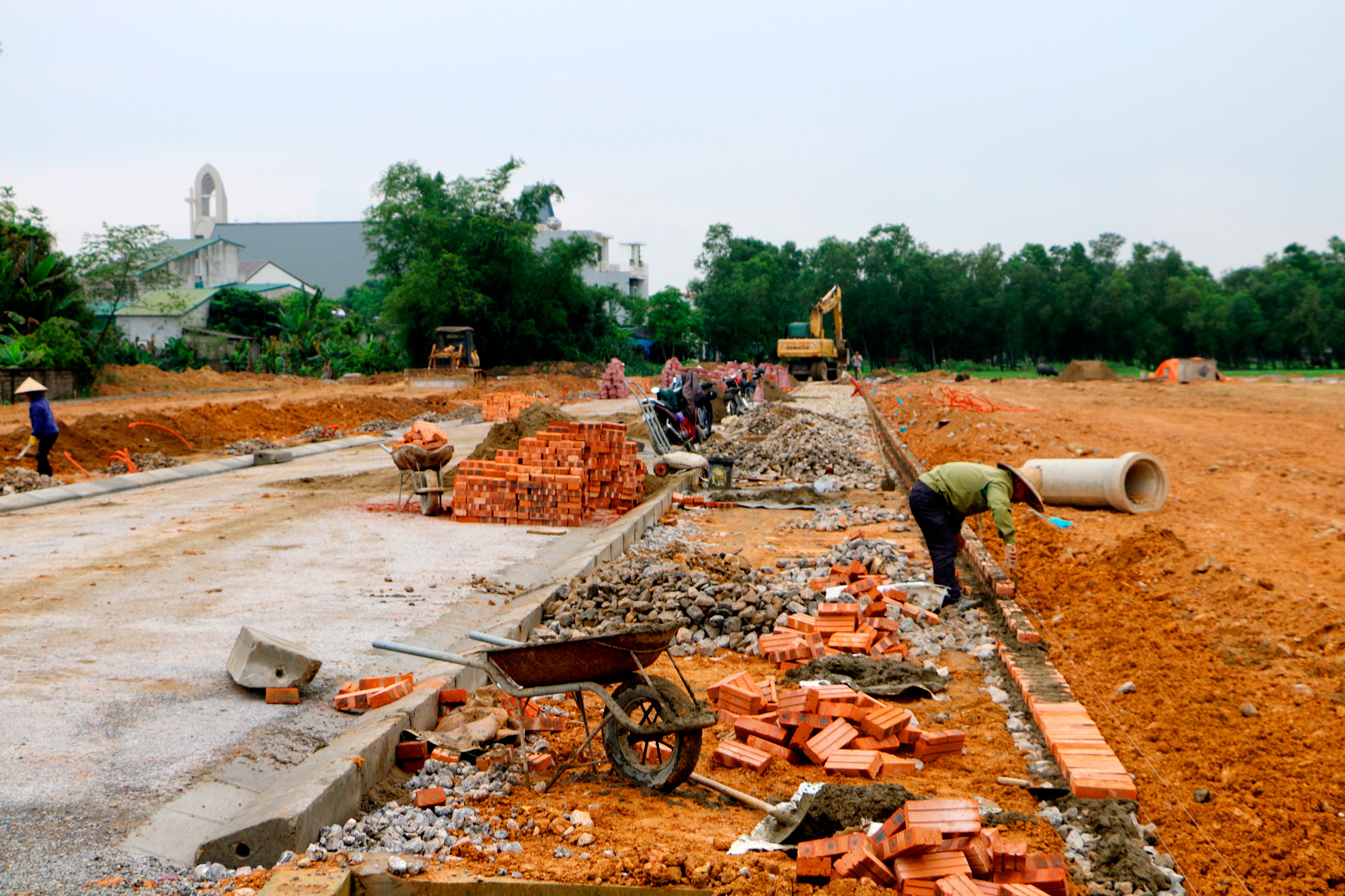 Do đầu tư hạ tầng co bản, Khu đất xóm 5 xã Nghi Phú với hàng chục lô được đưa vào đấu giá sẽ mang lại nguồn thu cho ngân sách Thành phố. Ảnh: Nguyễn Hải