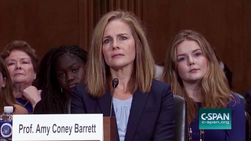 Bà Barrett hội đủ sự mạnh mẽ, cứng rắn và sắc sảo để trở thành một nữ Thẩm phán Tòa án Tối cao. Ảnh: alphanewsmn