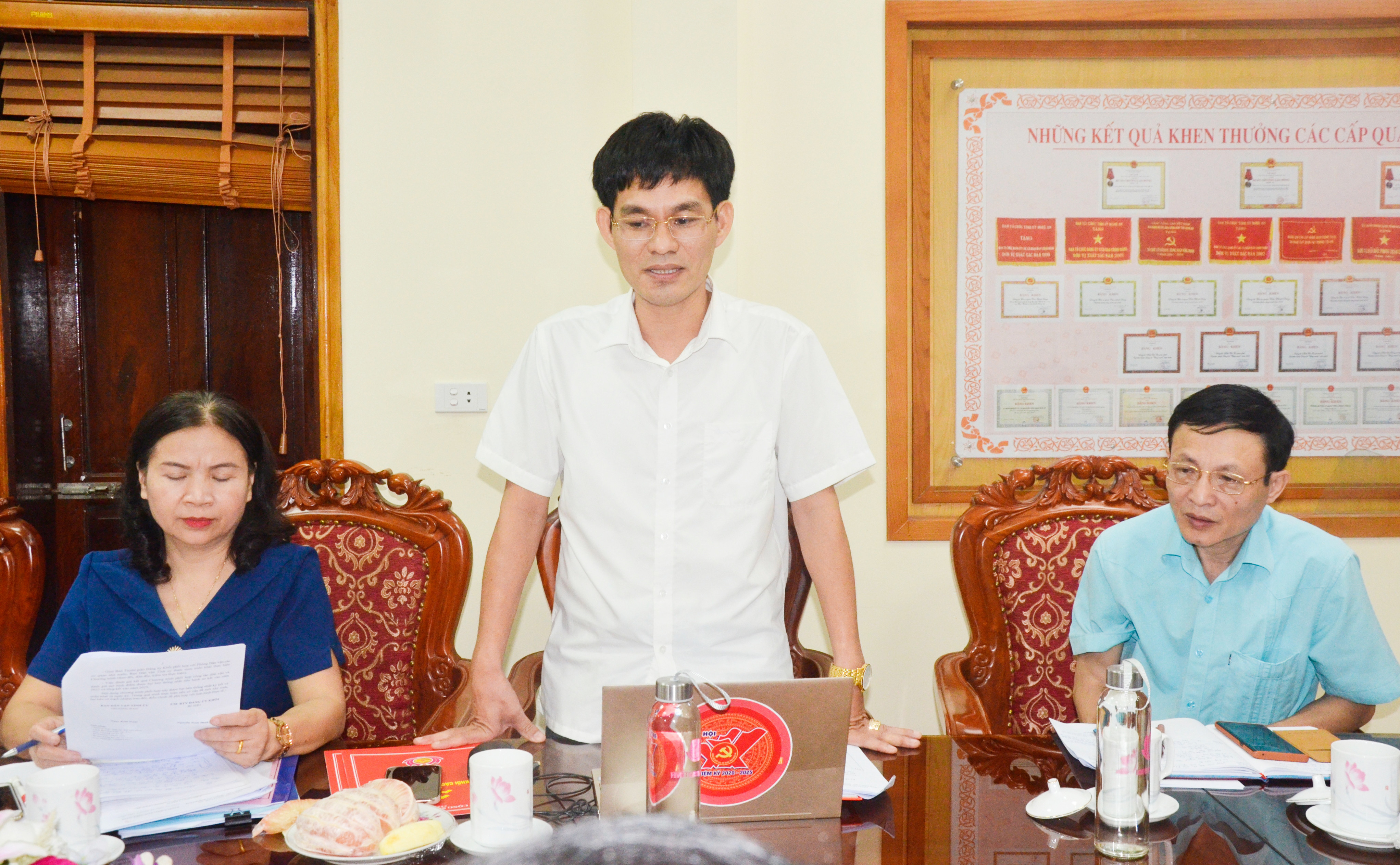 Phó Bí thư Đảng ủy Khối các cơ quan tỉnh Chu Bá Long phát biểu 