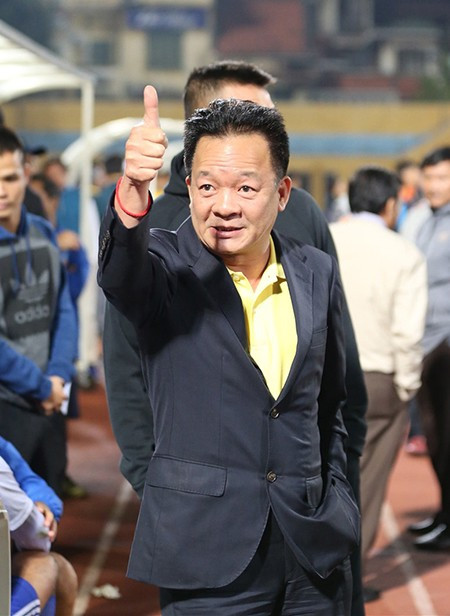 Giành 4 điểm sau 2 lượt trận, thầy trò HLV Đoàn Việt Triều đã được bầu Hiển tưởng thưởng số tiền là 120 triệu đồng