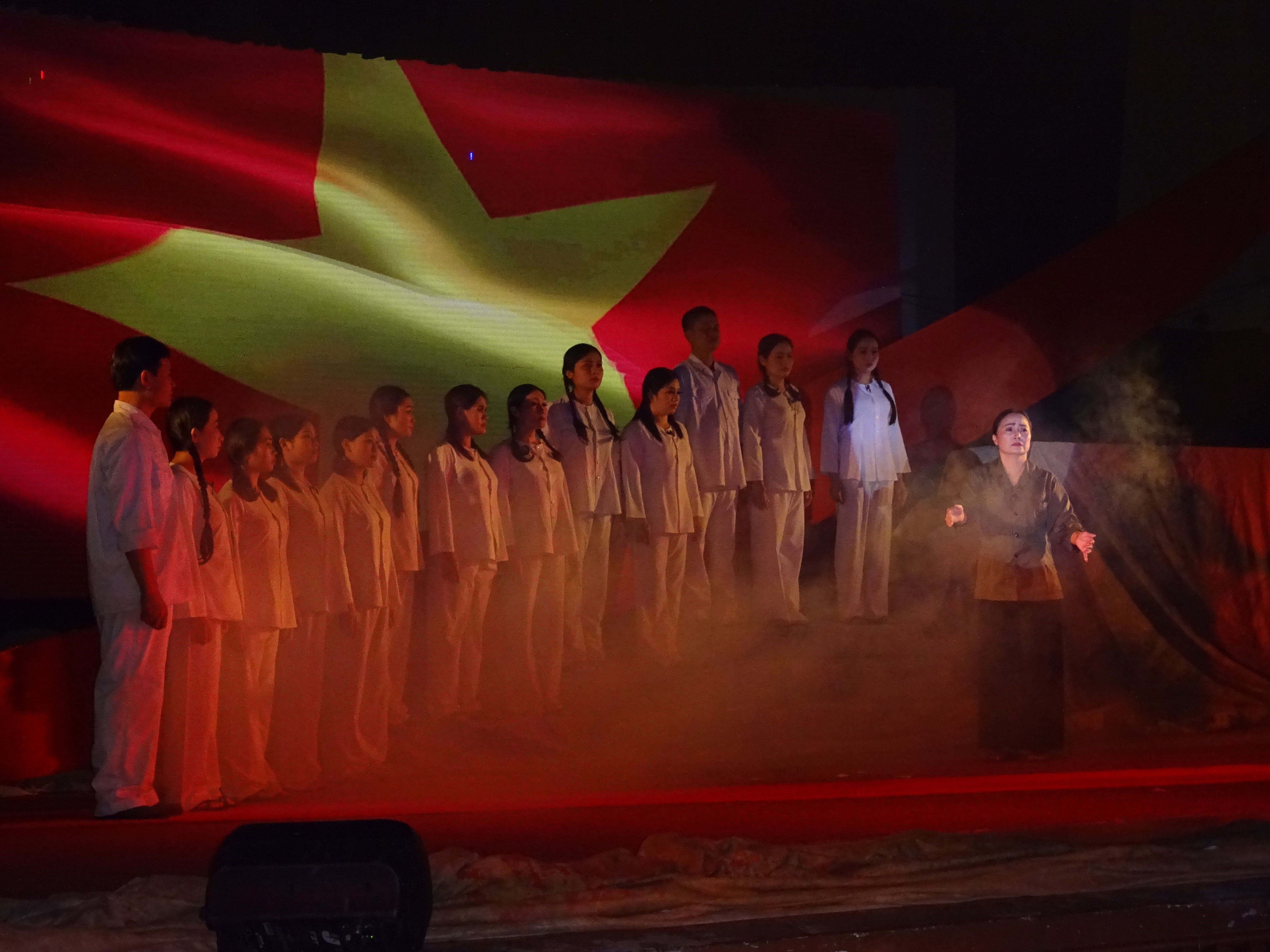 Vở kịch hát Hoa lửa Truông Bồn của tác giả Nguyễn Thế Kỷ được khán gải đón nhận nồng nhiệt. Ảnh: Thanh Nga