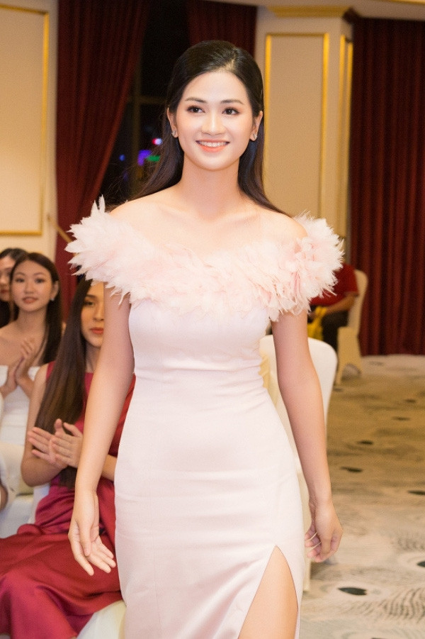 Trước khi đến với cuộc thi Hoa hậu Việt Nam 2020, Thu Phương từng giành danh hiệu Người đẹp Kinh Bắc 2019.