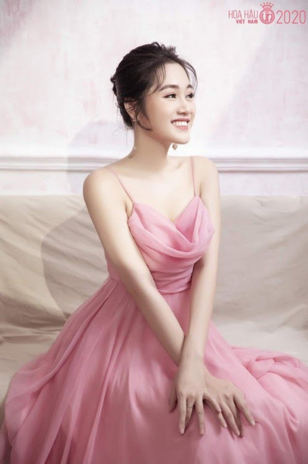 Từng đoạt danh hiệu Người đẹp Hoa Lư 2019, thí sinh Nguyễn Thùy Trang đến từ Ninh Bình cũng nhận được sự quan tâm đặc biệt khi tham gia cuộc thi Hoa hậu Việt Nam 2020.