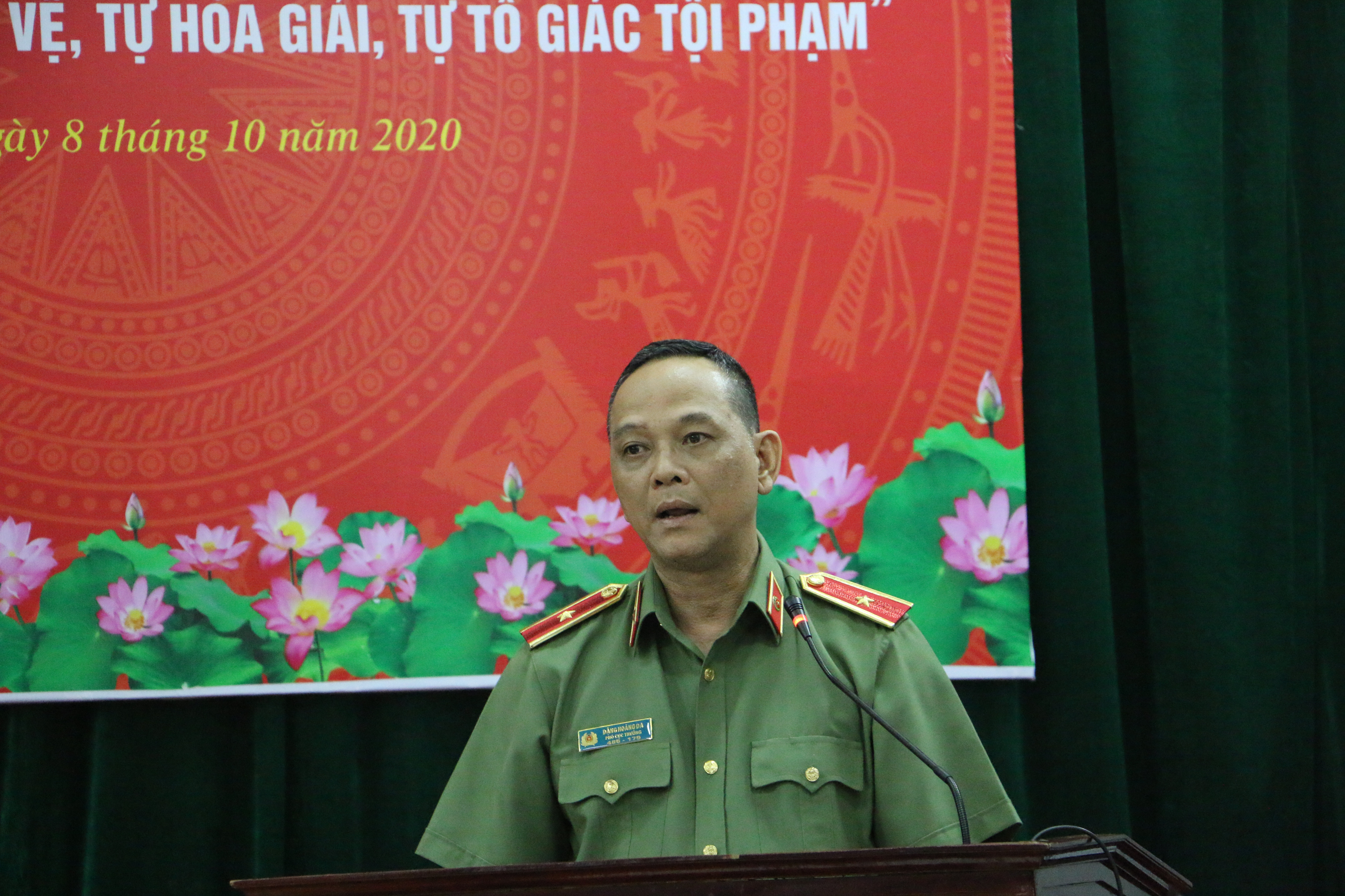 Thiếu tướng Đặng Hoàng Đa phát biểu tại hội nghị. Ảnh: An Quỳnh.