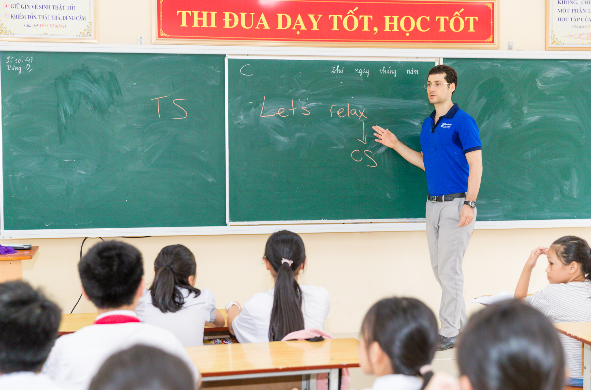 Từ năm học này, nhiều trường THCS trên địa bàn tỉnh đẩy mạnh chương trình Tiếng Anh tăng cường và cam kết chuẩn đầu ra cho học sinh theo khung năng lực ngoại ngữ 6 bậc. Ảnh: Đức Anh