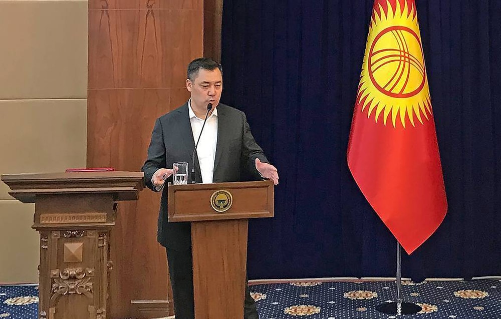 Tân Thủ tướng Kyrgyzstan Sadyr Japarov phát biểu ngày 10/10. Ảnh: Tass