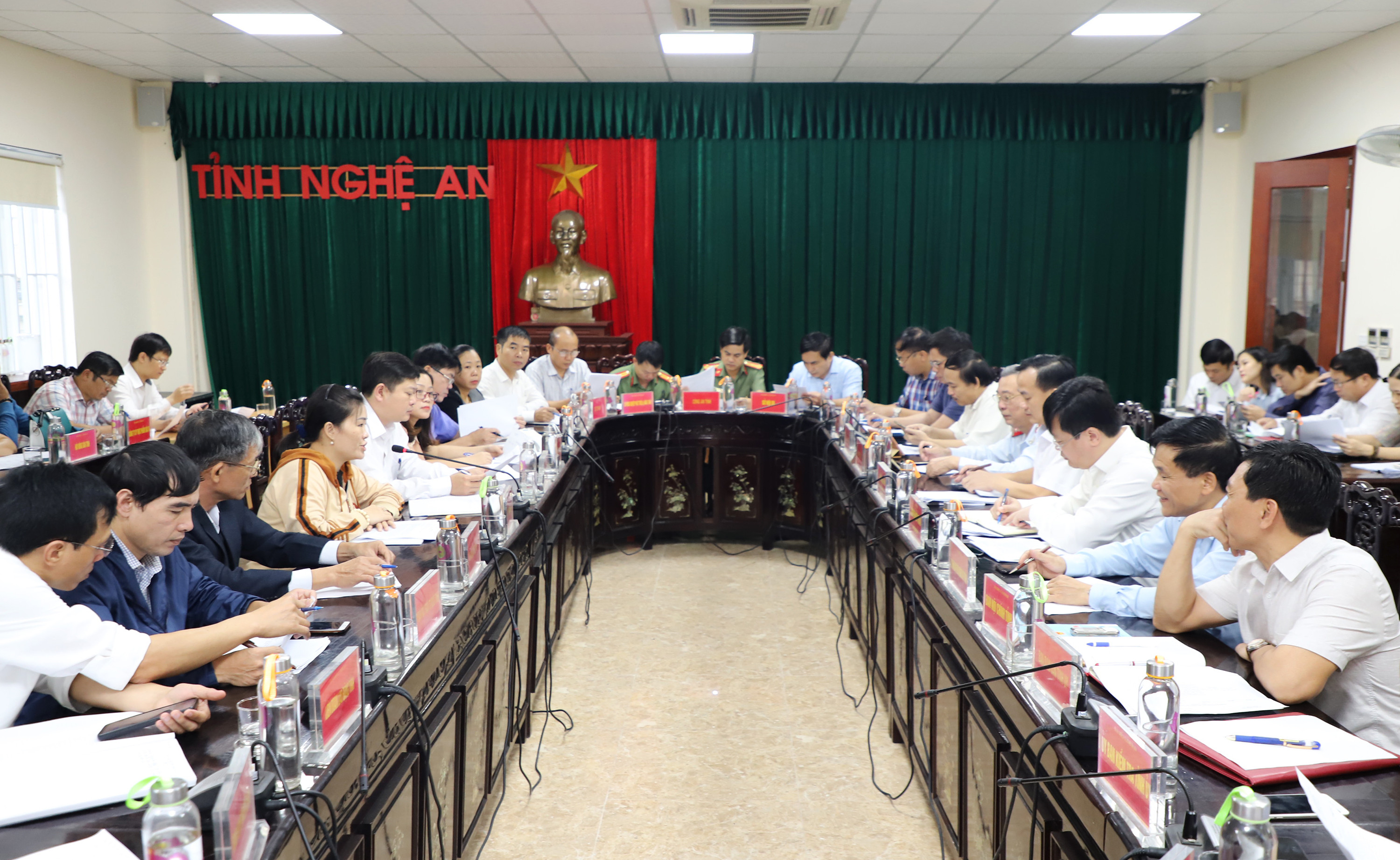 Quang cảnh phiên tiếp công dân tháng 10 của Chủ tịch UBND tỉnh Nguyễn Đức Trung. Ảnh: Phạm Bằng