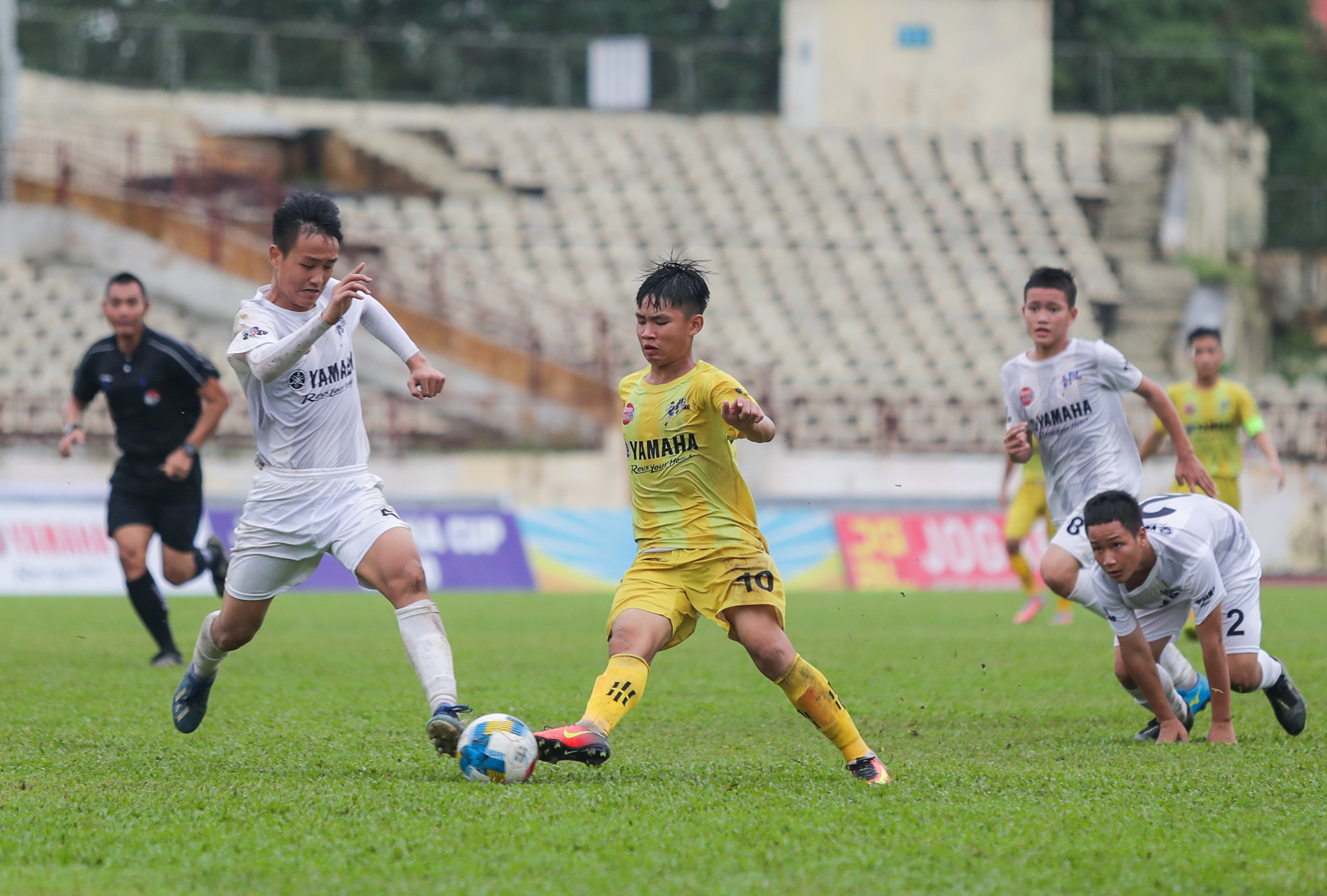 Để có mặt tại trận chung kết Giải bóng đá Thiếu niên toàn quốc 2020, SLNA đã vượt qua hàng loạt những đội bóng mạnh như HAGL, PVF hay Thừa Thiên Huế trong trận Tứ kết và Hà Nội tại Bán kết. Ảnh: Đức Anh