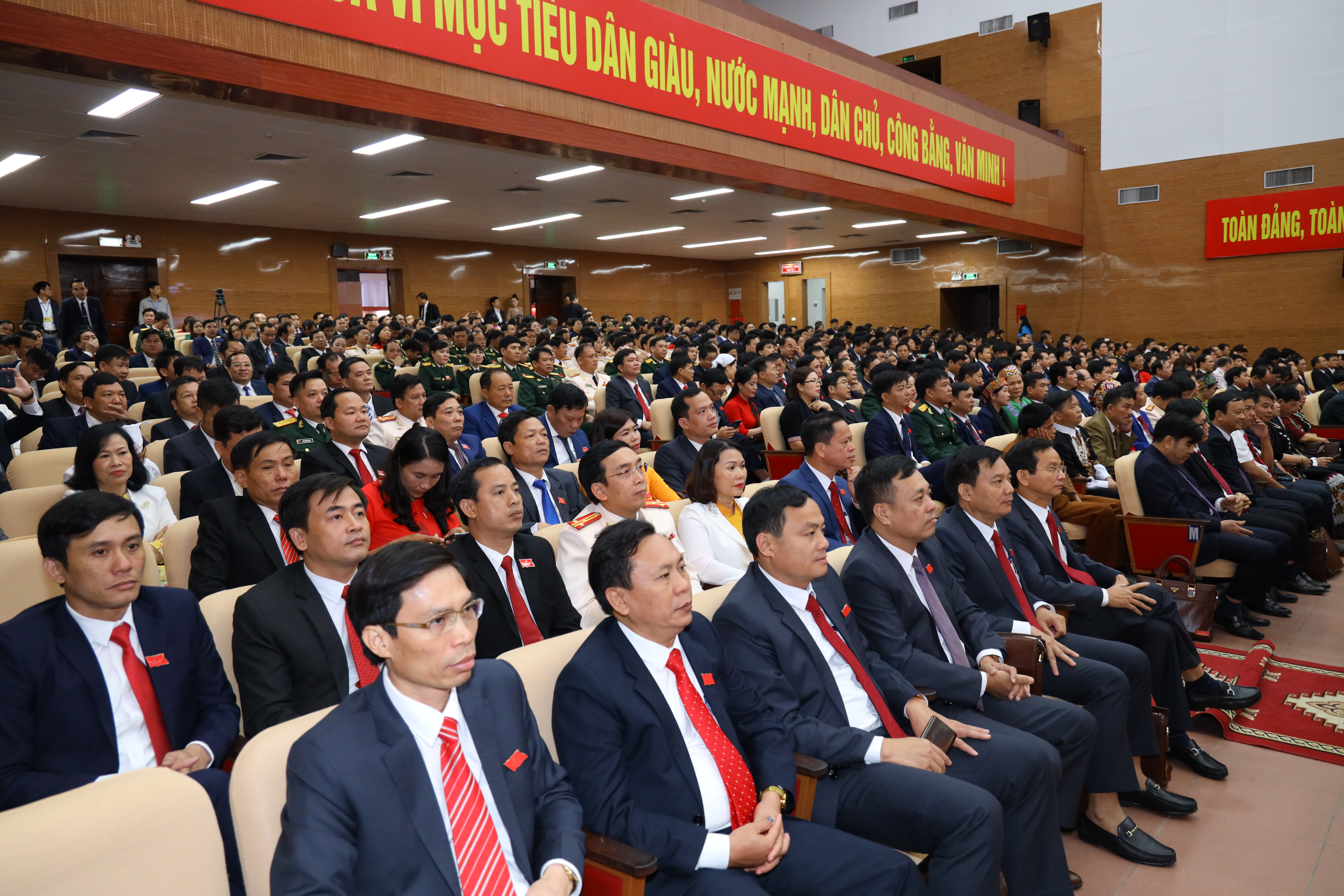 Các đại biểu dự Đại hội Đại biểu Đảng bộ tỉnh Nghệ An lần thứ XIX, nhiệm kỳ 2020-2025.ns