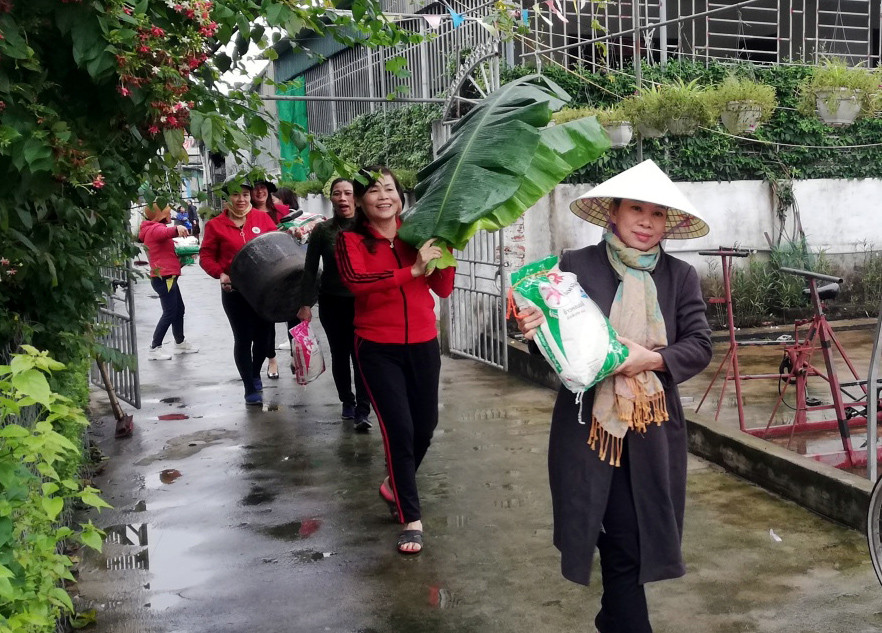 Nhiều địa phương, đơn vị quyên góp ủng hộ đồng bào lũ lụt