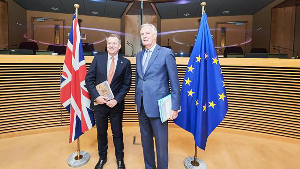 David Frost và Trưởng đoàn đàm phán Brexit của EU Micheal Barnier tại Brussels, Bỉ. Ảnh: Scotland Herald