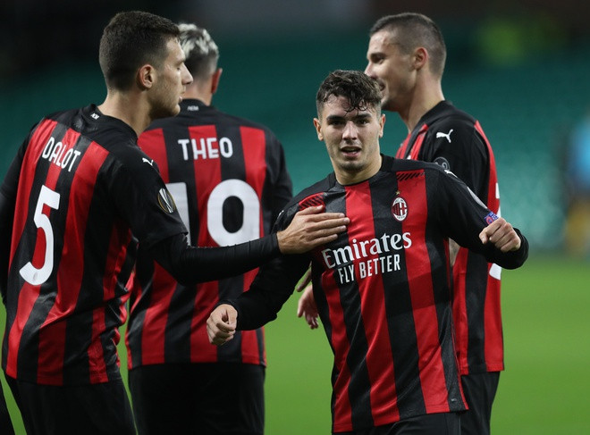 Milan đang dẫn đầu tại Serie A và có khởi đầu tốt tại Europa League. Ảnh: Reuters.