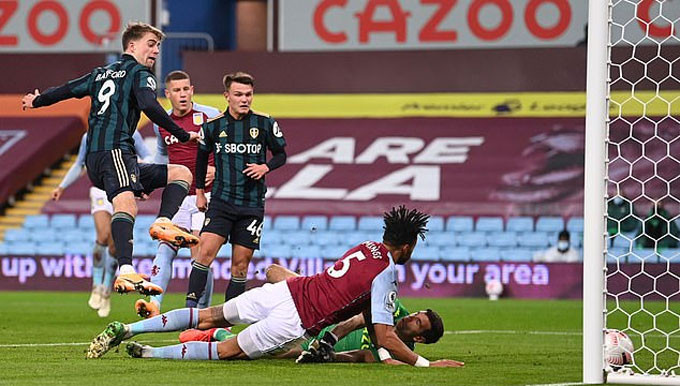 Bamford thi đấu chói sáng với cú hat-trick.