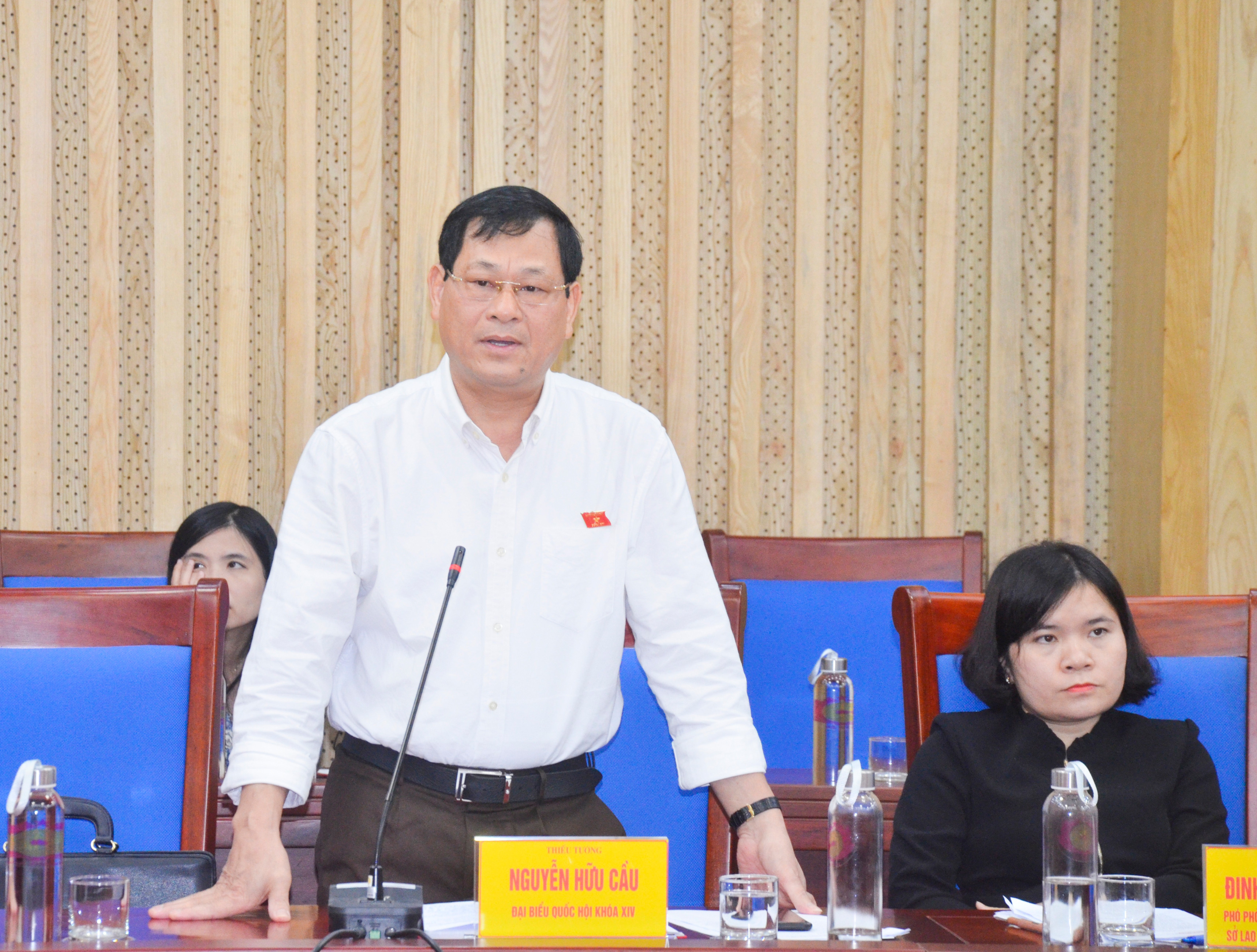Đại biểu Nguyễn Hữu Cầu đề nghị UBND tỉnh làm rõ các vấn đề thủy điện