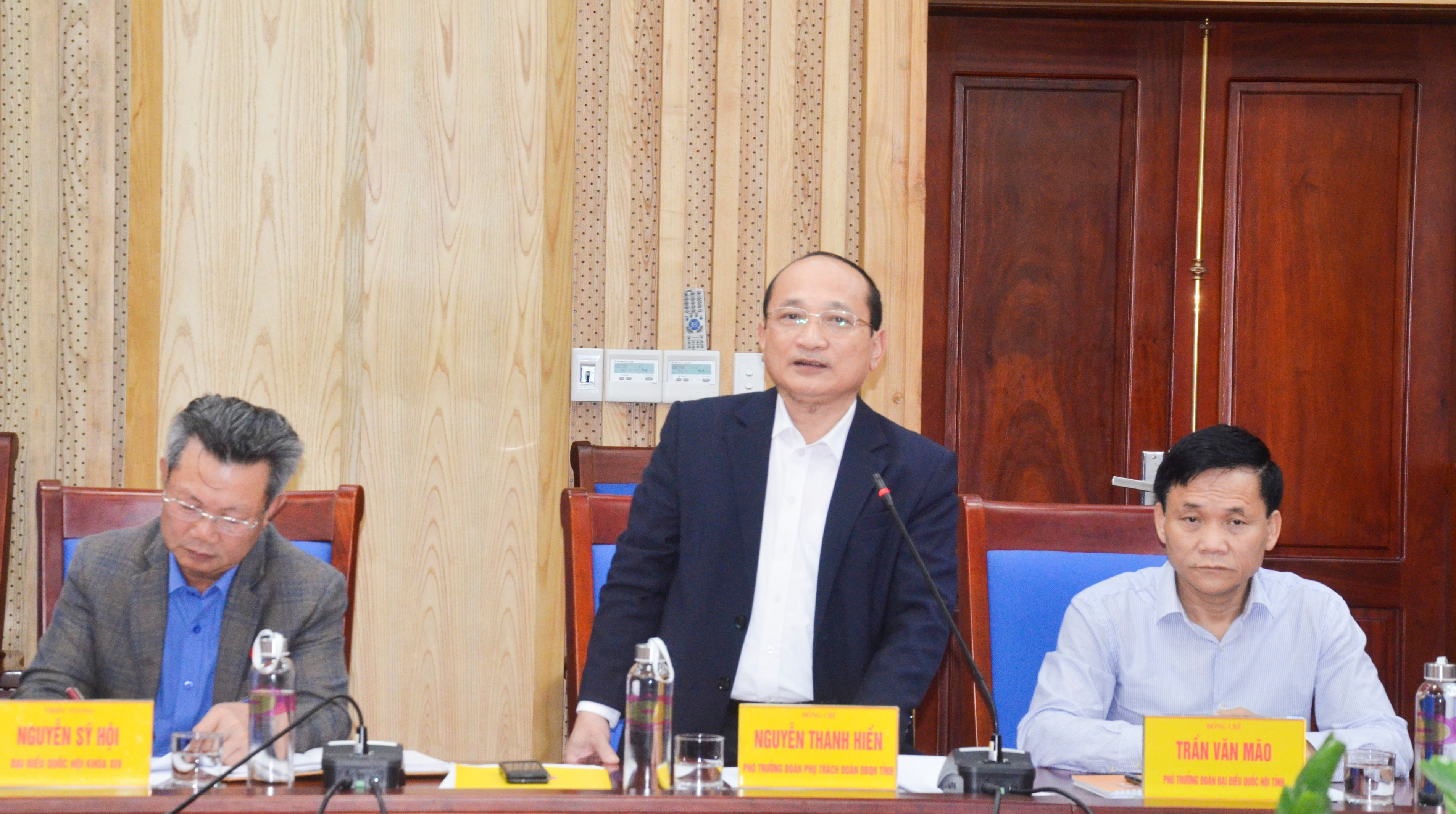 Phó Trưởng Đoàn phụ trách Đoàn đại biểu Quốc hội tỉnh Nguyễn Thanh Hiền phát