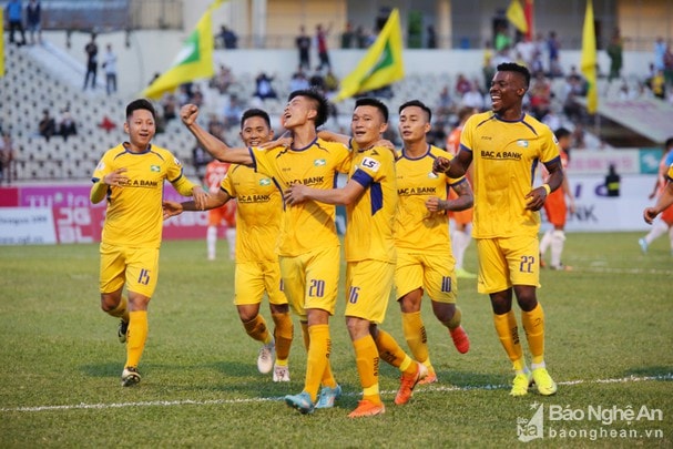 Hàng công SLNA gây thất vọng lớn tại V.League 2020. Ảnh tư liệu Đức Anh