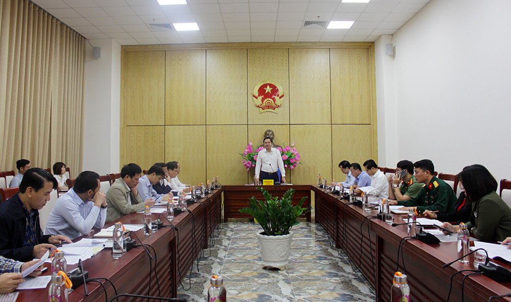 Buổi làm việc diễn ra dưới sự chủ trì của đồng chí Phó chủ tịch UBND tỉnh Hoàng Nghĩa Hiếu. Ảnh: Phú Hương