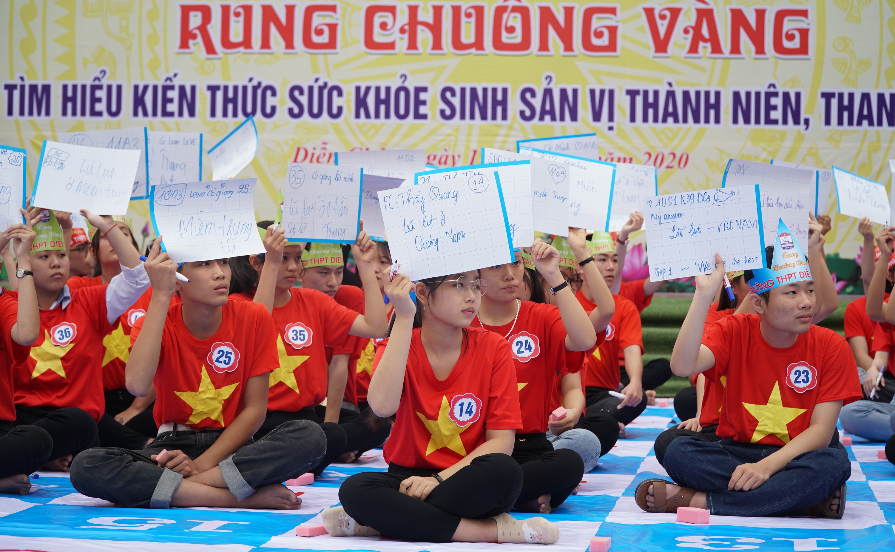 Cuộc thi với nhiều câu hỏi bổ ích và lý thú.  Ảnh: Mỹ Hà