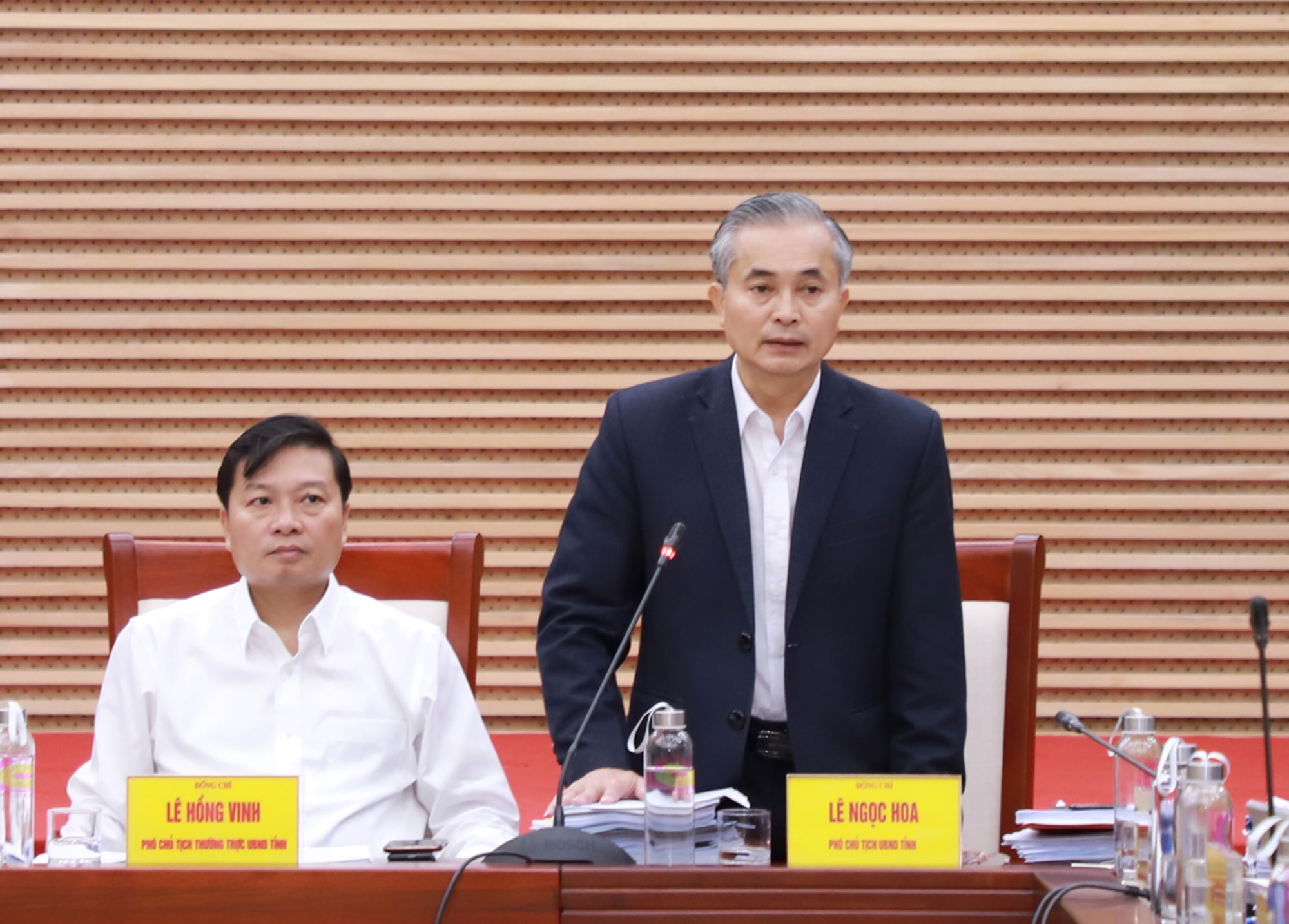 Đồng chí Lê Ngọc Hoa - Phó Chủ tịch UBND tỉnh phát biểu tại hội nghị. Ảnh: Phạm Bằng