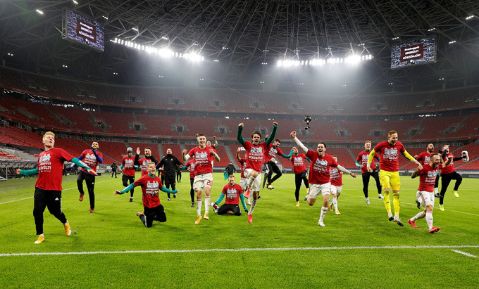 Hungary ngược dòng giành chiến thắng để góp mặt ở EURO 2020.