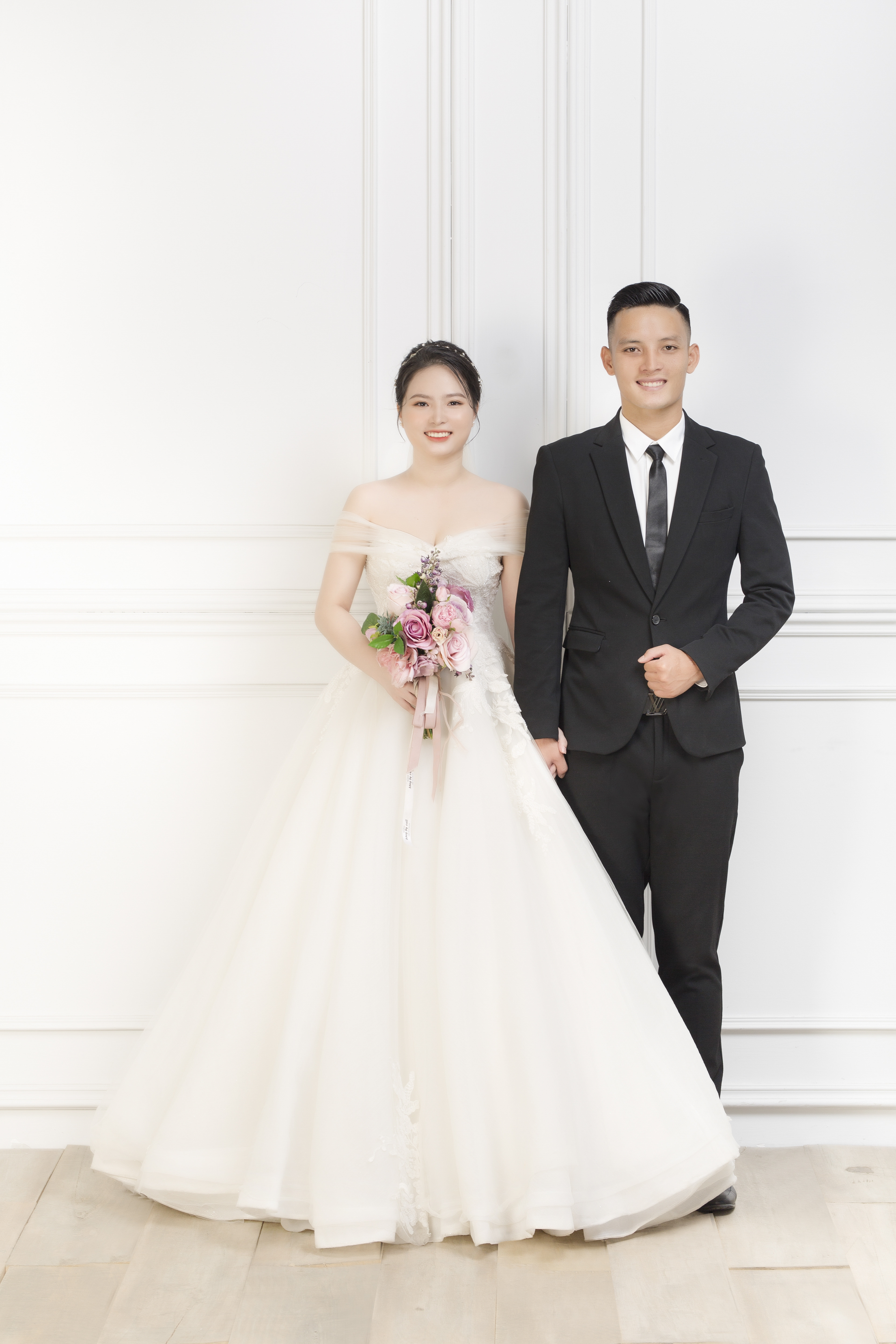 Lễ thành hôn của Văn Khánh và Mỹ Linh sẽ diễn ra tại TP Vinh vào ngày 20/11 tới đây trong sự chứng kiến, chung vui của đông đảo giới cầu thủ, huấn luyện viên bóng đá Việt Nam. 