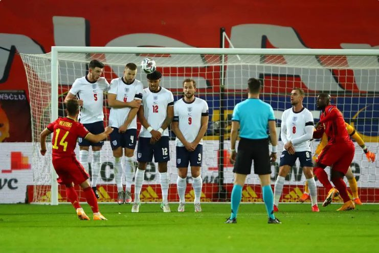 Mertens sút phạt tuyệt đẹp ấn định chiến thắng 2-0 cho Bỉ ngay trong hiệp 1