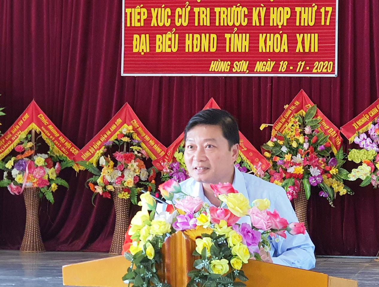 Đồng chí Lê Hồng Vinh trả lời các kiến nghị của cử tri