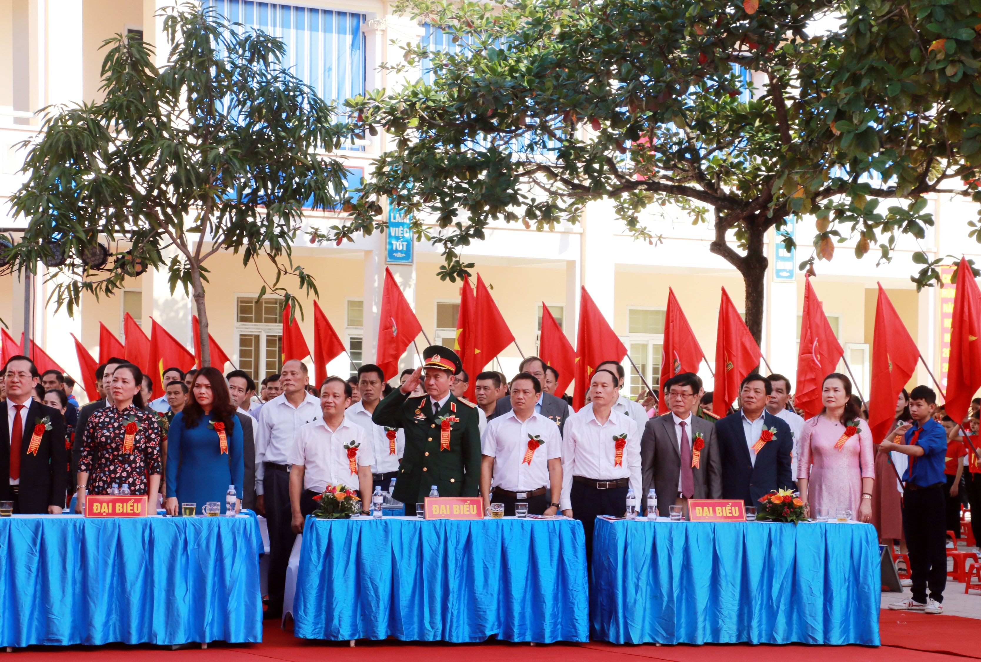 Các đại biểu tham dự buổi lễ. Ảnh - MH