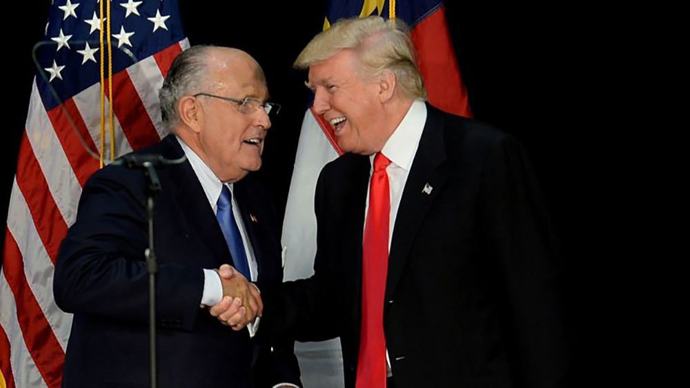 Rudy Giuliani đã gắn bó với ông Donald Trump từ cuộc bầu cử 2016. Ảnh: Los Angeles Times