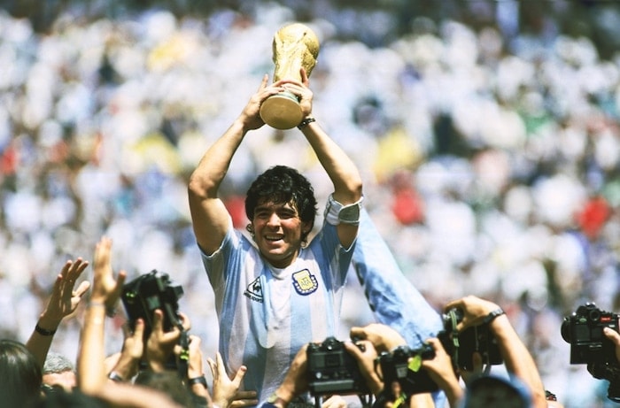 Maradona qua đời ở tuổi 60.