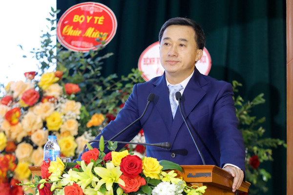 Thứ trưởng Trần Văn Thuấn cho biết, hơn 70% bệnh nhân ung thư tại Việt Nam đến viện ở giai đoạn muộn