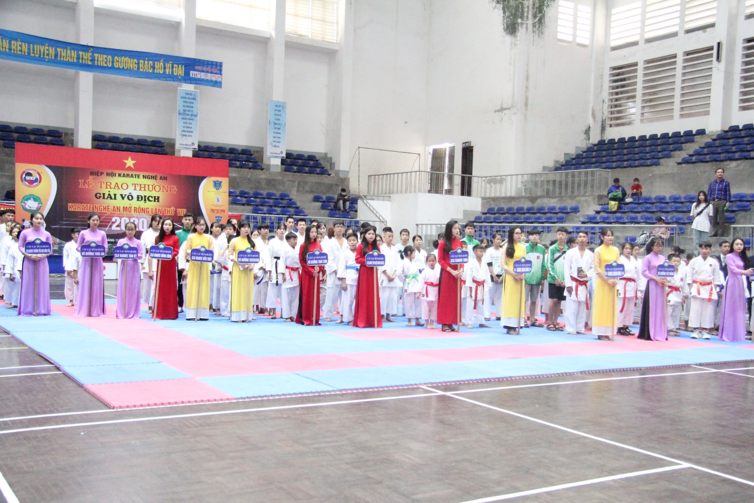 Các CLB Karate về tham dự giải Giải Karatedo Nghệ An mở rộng 2020. Ảnh: TK