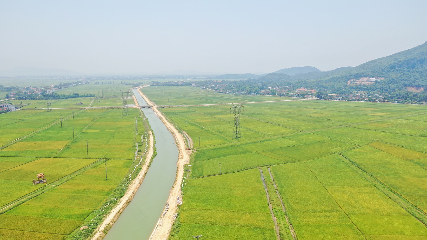 Hình ảnh yên bình vùng Sông Dinh - Rú Gám. Ảnh Sách Nguyễn