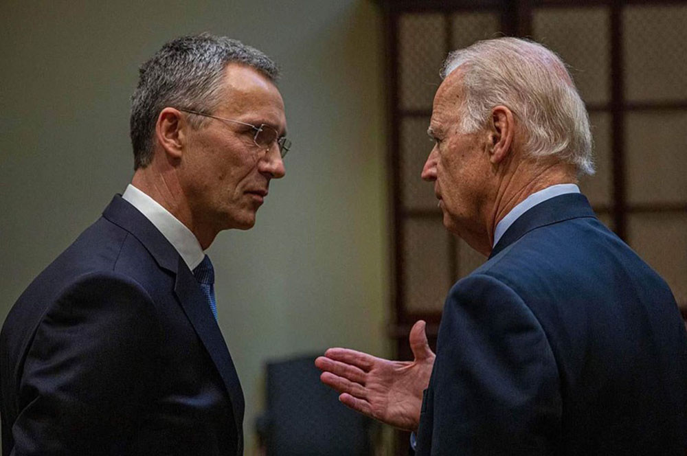 Tổng thư ký NATO và ông Joe Biden - khi còn là Phó Tổng thống Mỹ trong dịp gặp gỡ năm 2016. Ảnh: NATO