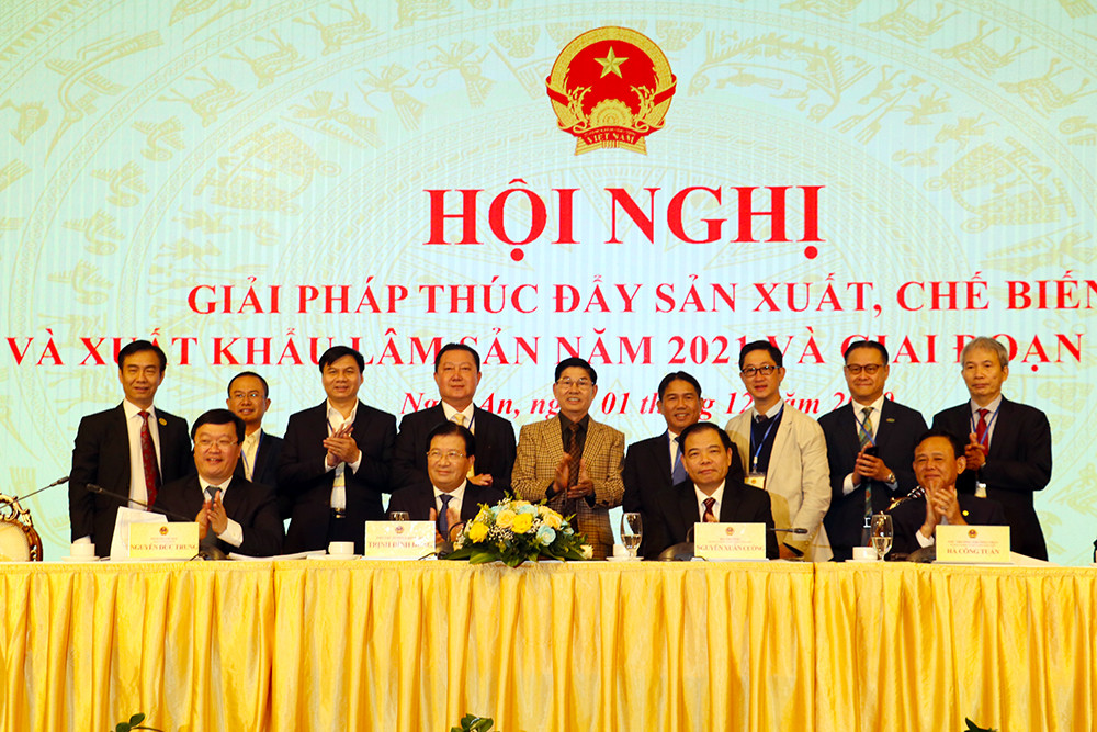 Hiệp hội gỗ và lâm sản Việt Nam ra mắt Quỹ Việt Nam xanh. Ảnh: Phú Hương