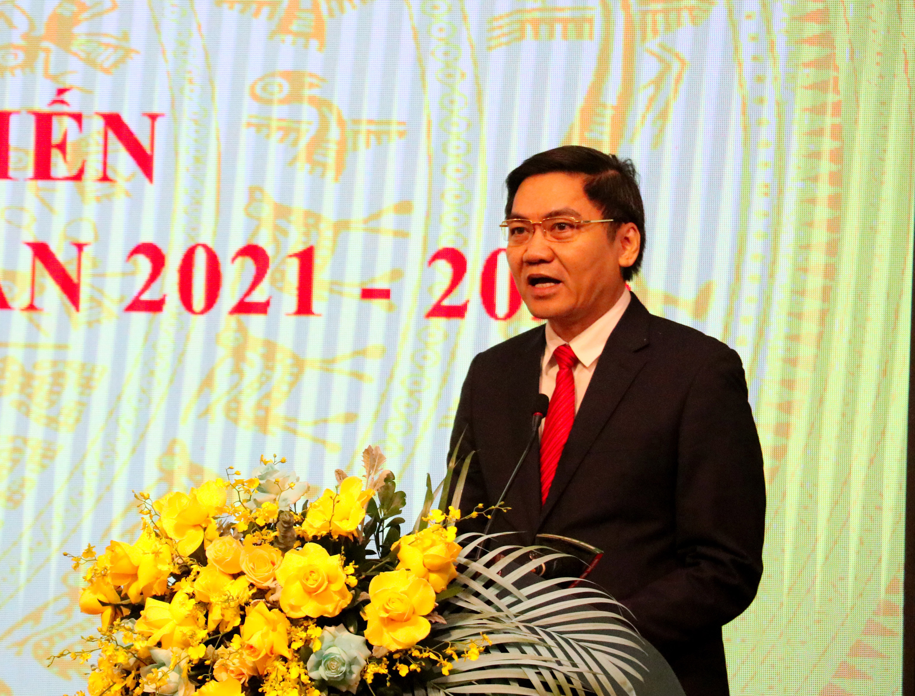 Phó chủ tịch UBND tỉnh Hoàng Nghĩa Hiếu phát biểu 
