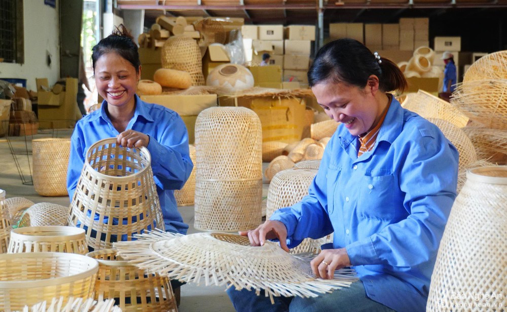 Sản phẩm mây tre đan do các nghệ nhân Nghệ An sản xuất từ lâm sản trên địa bàn. Ảnh tư liệu