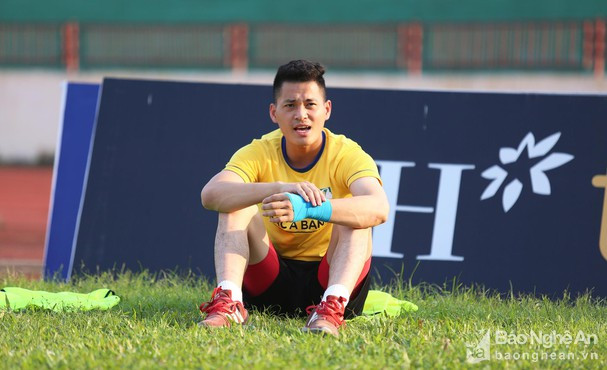 Lê Văn Hùng sẽ thi đấu cho SLNA đến năm 2022. Ảnh tư liệu Trung Kiên  