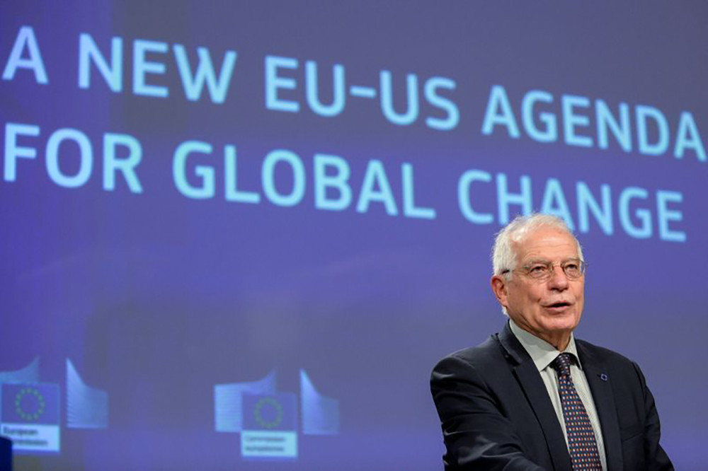 Đại diện cấp cao của EU về chính sách đối ngoại và an ninh công bố kế hoạch hợp tác mới giữa toàn diện EU và Mỹ. Ảnh: Reuters