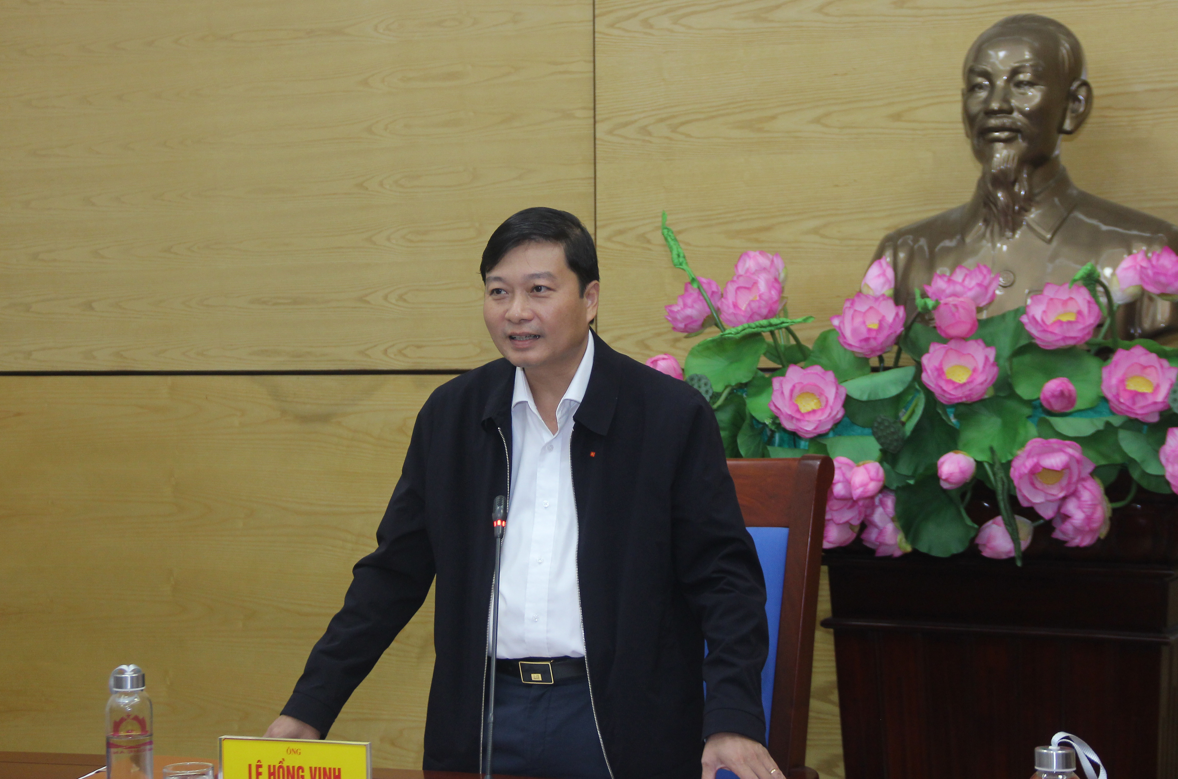 Đồng chí Lê Hồng Vinh - Phó Chủ tịch Thường trực UBND tỉnh thừa nhận trong quá trình triển khai thực hiện một số dự án di dân tái định cư có những tồn tại, hạn chế. Ảnh: Mai Hoa
