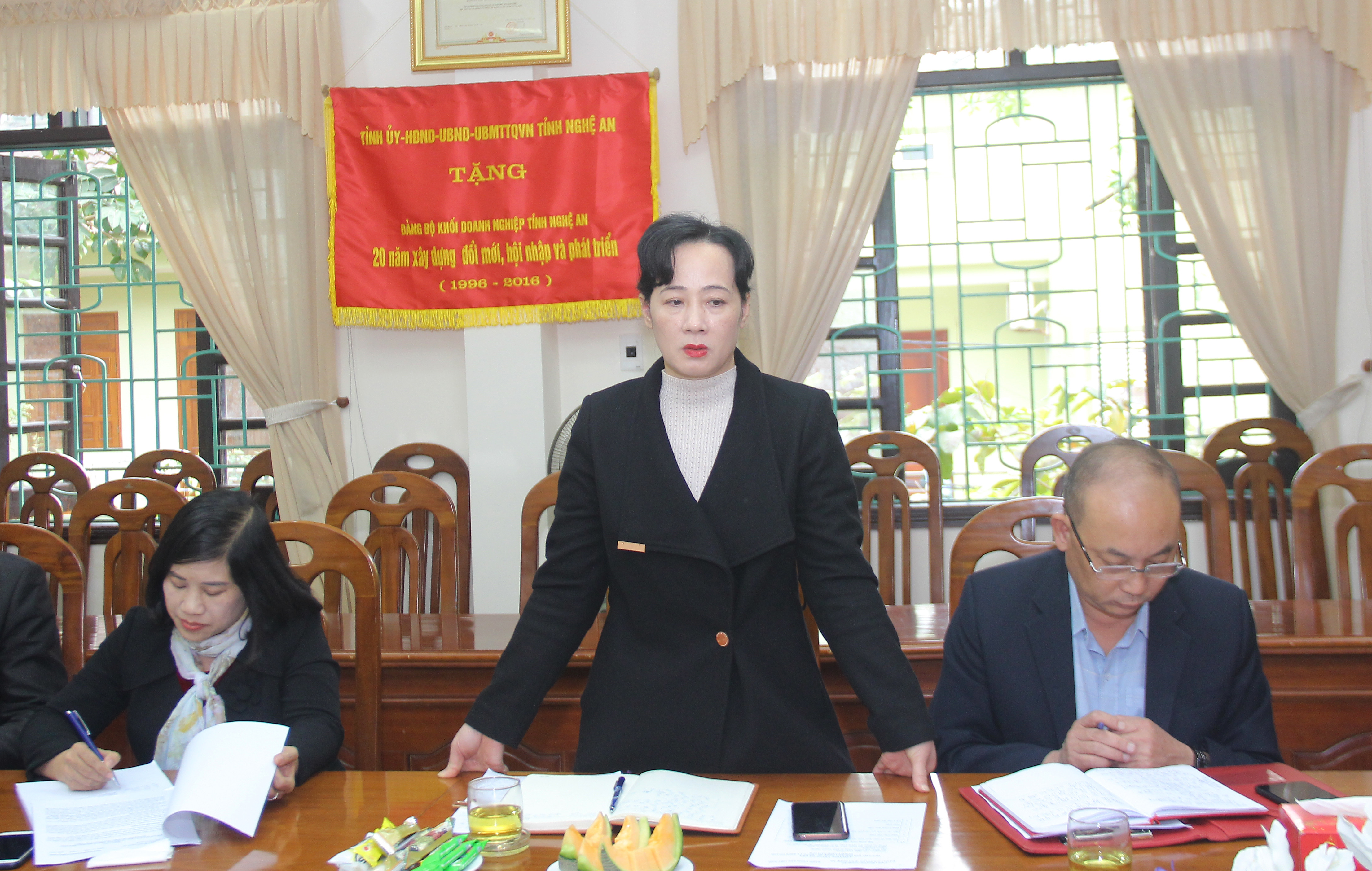 Đồng chí Phan Thị Hoan - Ủy viên Ban Chấp hành Đảng bộ tỉnh, Bí thư Đảng ủy khối Doanh nghiệp Nghệ An 