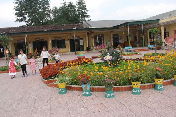 Xây dựng trường đạt chuẩn quốc gia ở huyện Thanh Chương. Ảnh: Mai Hoa
