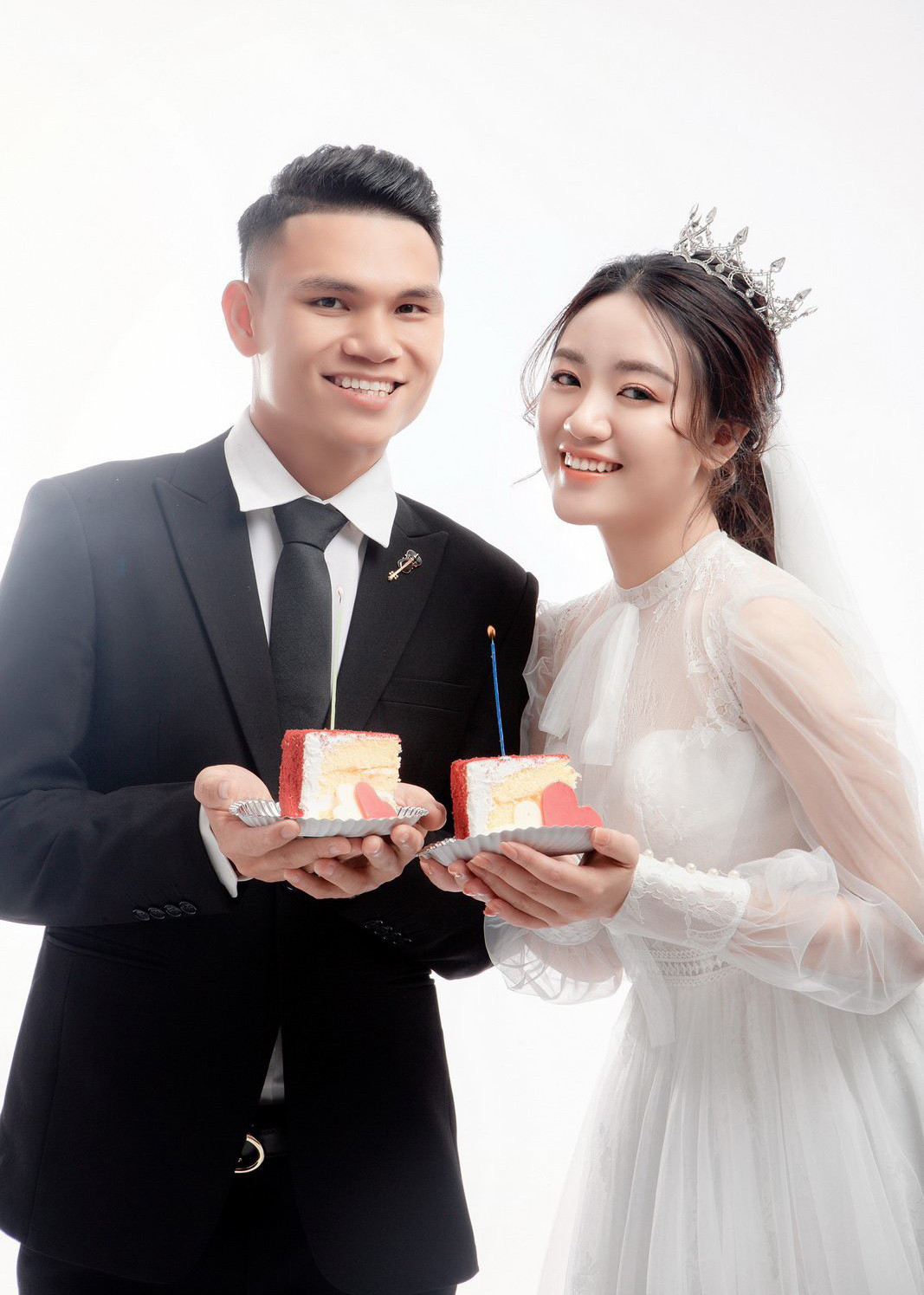 Bộ ảnh cưới của Xuân Mạnh và Trần Dung được thực hiện ngay trước khi có tên trong danh sách tập trung ĐTQG tháng 12/2020. Ảnh: NVCC