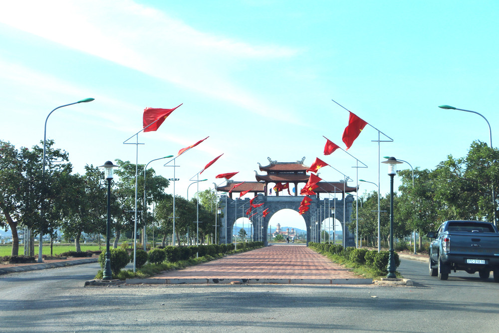 Cổng làng văn hóa của xã Nông thôn mới Quỳnh Yên, Quỳnh Lưu. Ảnh: Nguyễn Hải